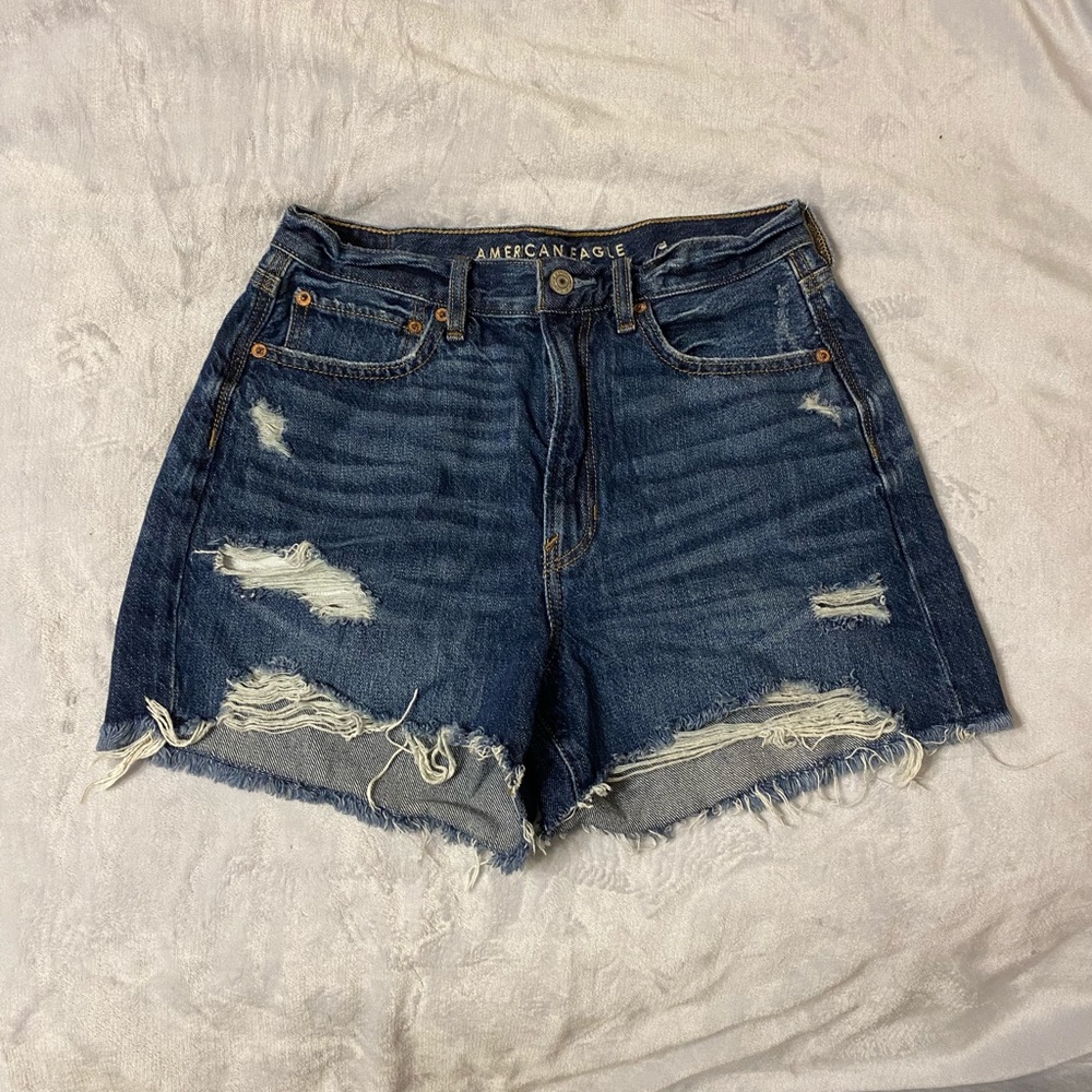 AMERICAN EAGLE 90’s BOYFRIEND DENIM SHORTS